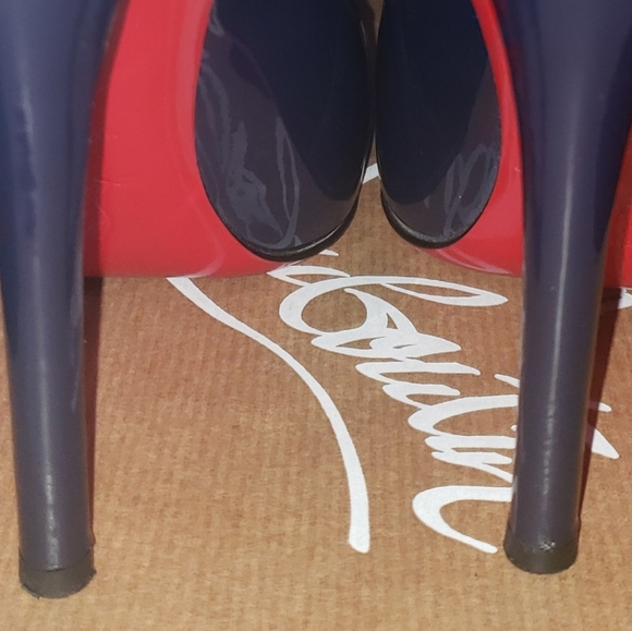 Shoes - Picture 5 of 6